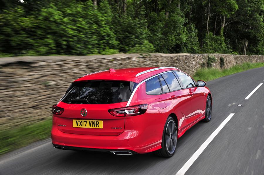  Vauxhall Insignia Sports Tourer 2017 года  (фото 8 из 35)